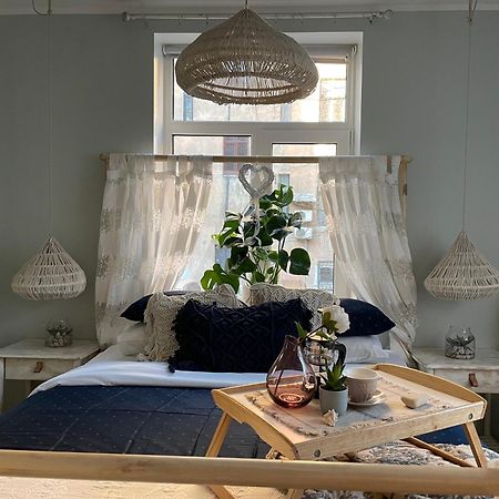Pristine 1Br Apt In City Center W/ Patio And Parking Рига Екстер'єр фото