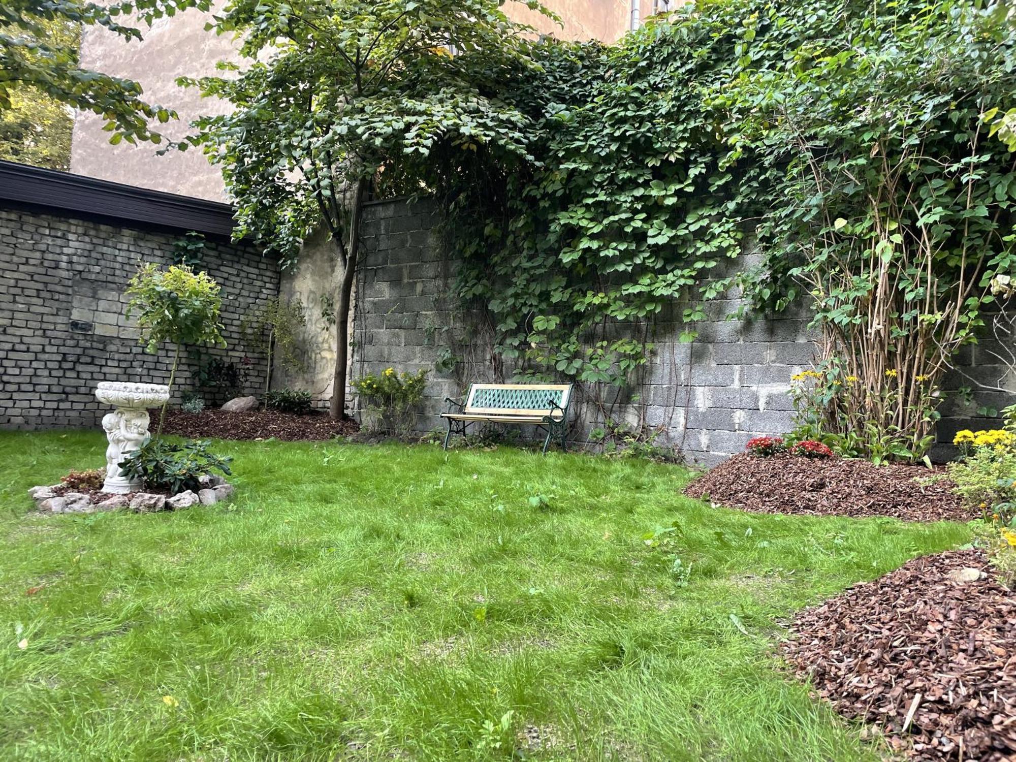 Pristine 1Br Apt In City Center W/ Patio And Parking Рига Екстер'єр фото